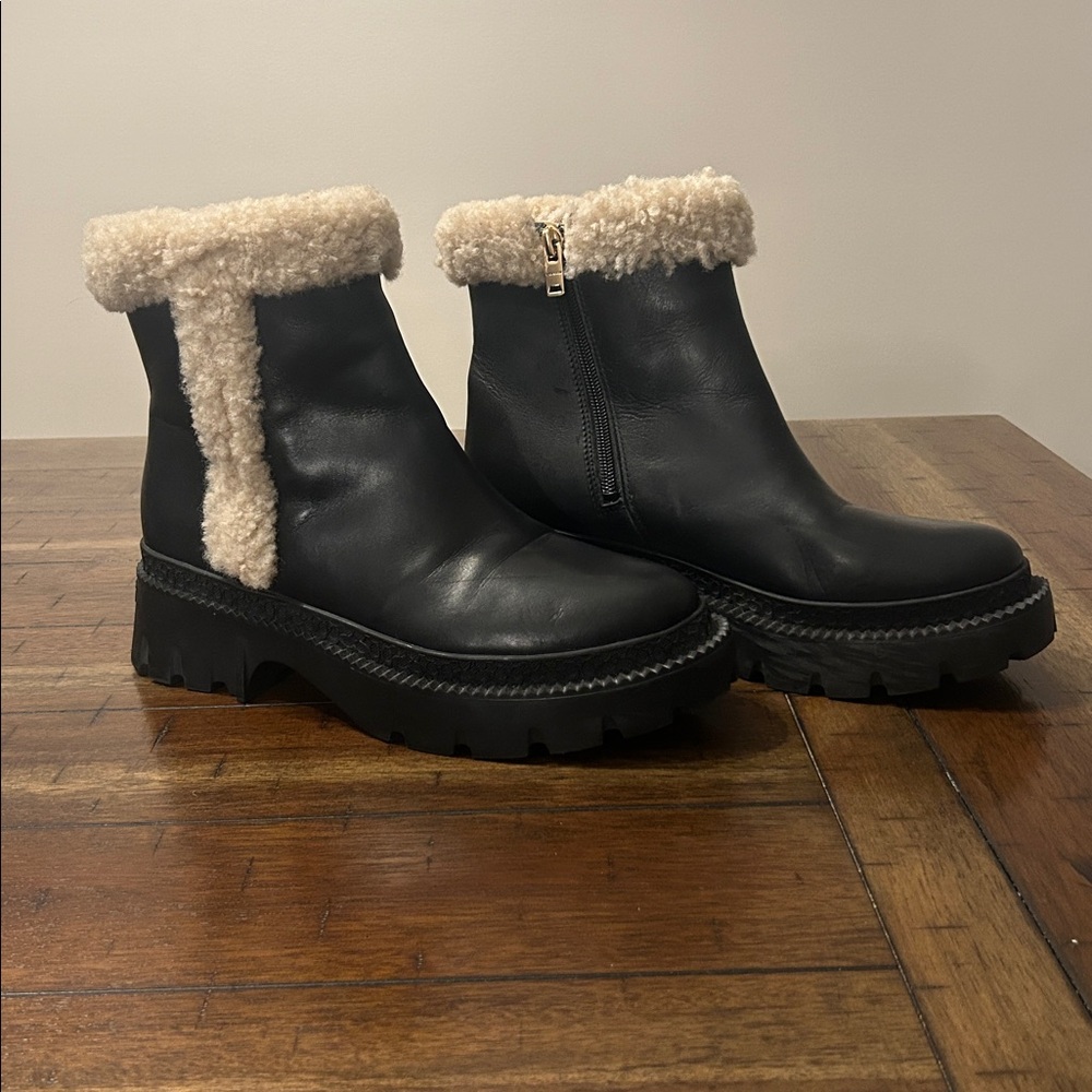 Coach Jane Black Leather Shearling Trim Ankle Booties Lug Sole Side Zip size 7.5